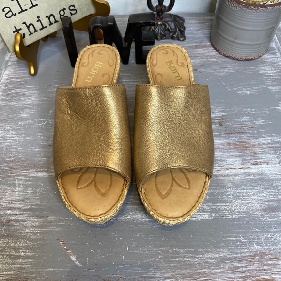 Born Tilda gold leather basket weave wedge heel sandals Size 7M - Picture 8 of 11